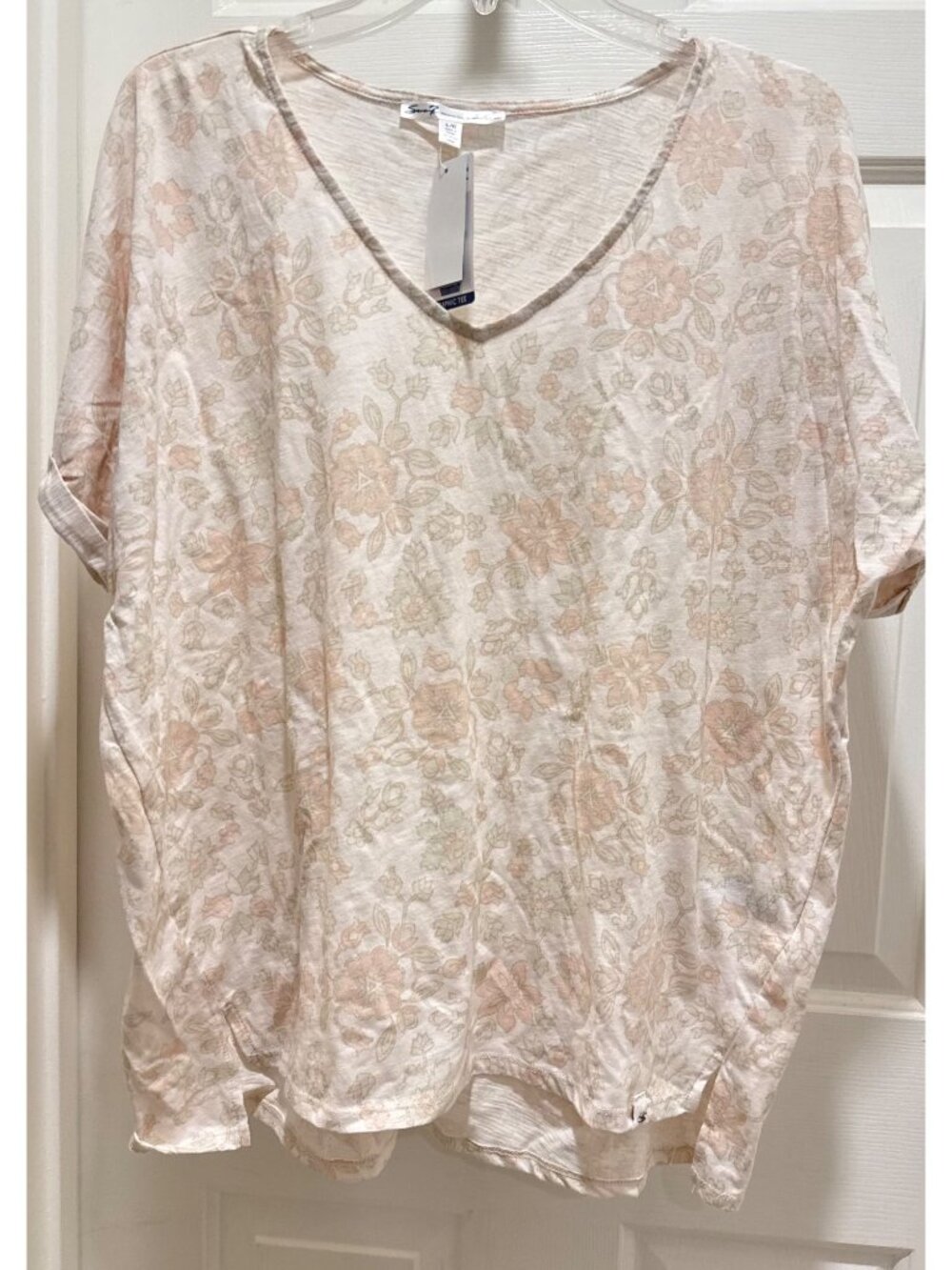 Seven 7 womens L Large graphic Tee pastel floral t shirt NWT pink cottage V-neck